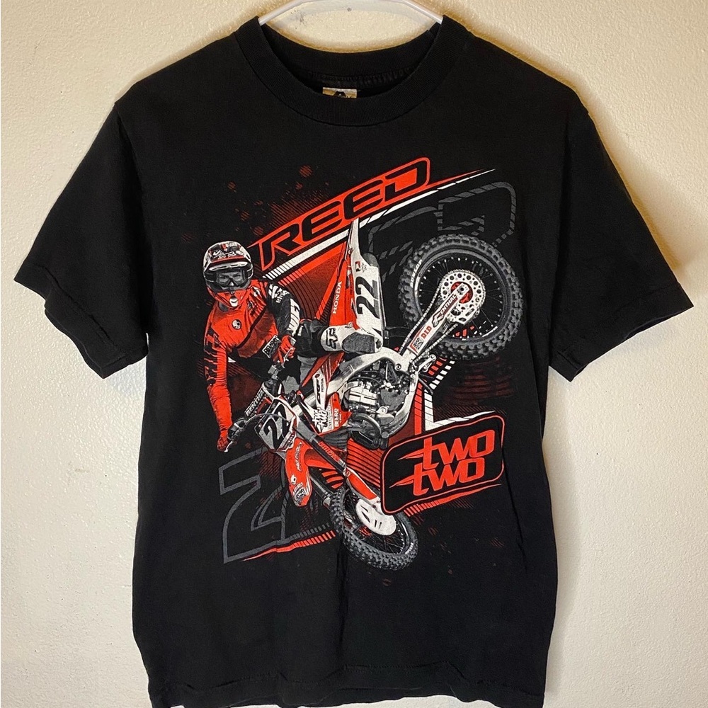 Reed #22 has a signature in the back Size Small